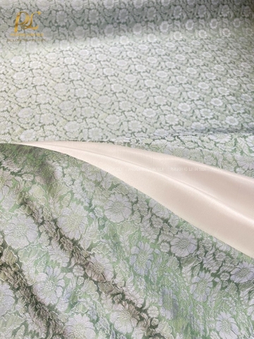 VẢI LỤA SATIN TƠ TẰM HOA CÚC MÀU XANH NHẠT