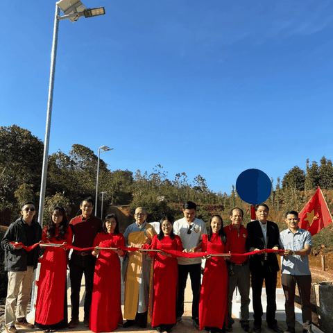 KITAWA đồng hành cùng Đoàn từ thiện Từ Bi Tâm lắp đèn năng lượng mặt trời 300W cho cầu Bình An 7