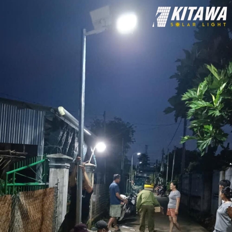 Lắp đặt đèn năng lượng cho nông thôn tại Cần Giuộc, Long An