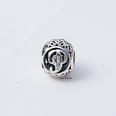 Nên đặt vòng charm khắc tên ở đâu đẹp và chất lượng?
