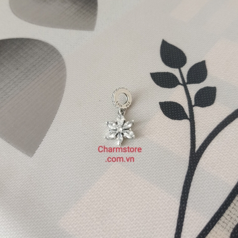 CHARM TREO HOA 6 CÁNH ĐÁ TRẮNG