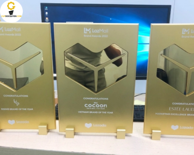 Kinh nghiệm lựa chọn bảng vinh danh gỗ đồng TPHCM chất lượng