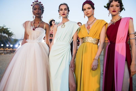 Aphrodite gợi cảm, Hera sắc xảo, Athena quyền năng qua ngôn ngữ thời trang nhà Dolce&Gabbana