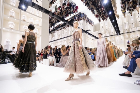 HAUTE COUTURE – CHUẨN MỰC CAO NHẤT CỦA THẾ GIỚI THỜI TRANG