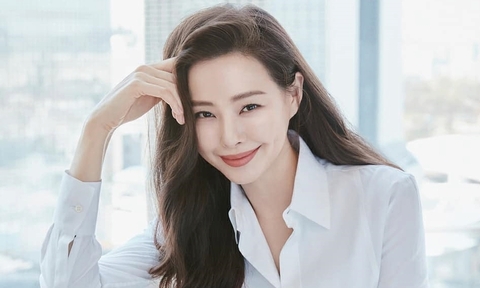 HONEY LEE – Từ “Hoa Hậu đẹp nhất trong lịch sử” Hàn Quốc đến “Đại minh tinh màn bạc”