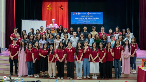 TỌA ĐÀM HƯỚNG NGHIỆP ĐỌC SÁCH ĐỂ PHÁT TRIỂN CHÀO MỪNG NGÀY SÁCH VÀ VĂN HÓA ĐỌC