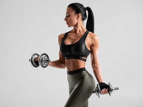 Chị em phụ nữ có nên tập tạ để vòng 1 nang săn chắc hơn không?