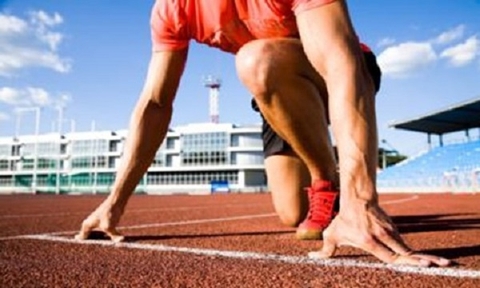 Nắm vững kỹ thuật xuất phát thấp nếu muốn chạy tốt nhất