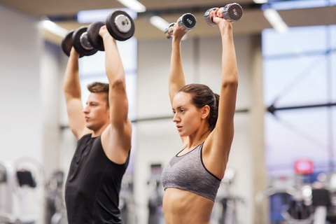 Vì sao nâng tạ lại tốt cho tim mạch hơn là đạp xe, chạy bộ?