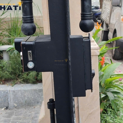 Khóa vân tay Hubert cửa cổng CC13 TITAN EU