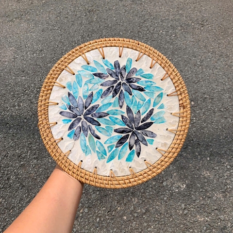 Tấm lót khảm trai viền mây 25cm lót bình hoa/ lót nồi/ treo tường trang trí decor - Rattan Placemat