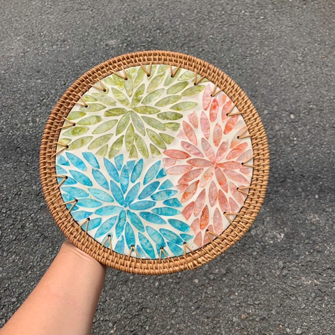 Tấm lót khảm trai viền mây 25cm lót bình hoa/ lót nồi/ treo tường trang trí decor - Rattan Placemat