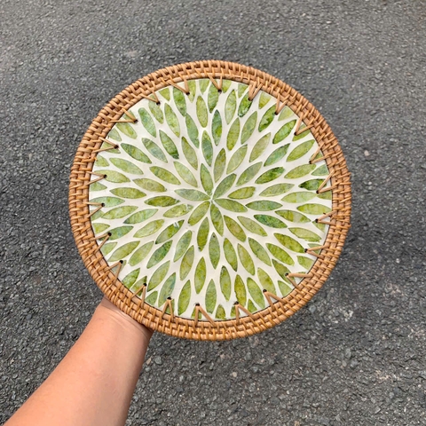 Tấm lót khảm trai viền mây 25cm lót bình hoa/ lót nồi/ treo tường trang trí decor - Rattan Placemat