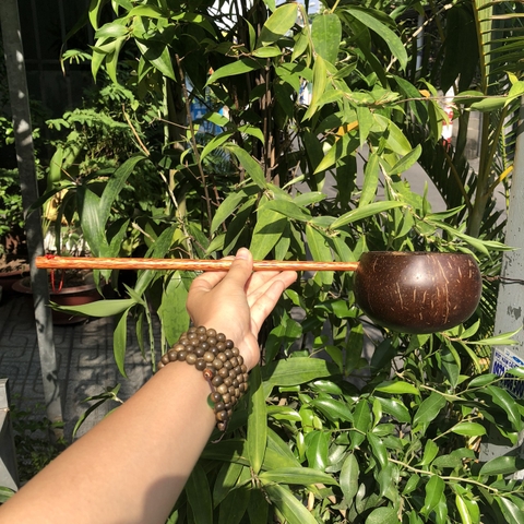 Gáo Múc Nước Cán Dài - Gáo Dừa Múc Nước mộc mạc