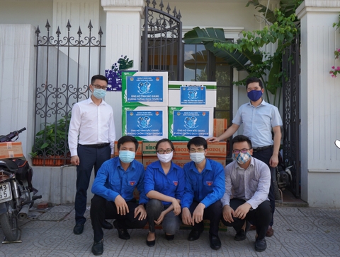 Đồng hành cùng Đoàn thanh niên Kiểm Toán Nhà Nước -Thành Đoàn Hà Nội trao tặng  Bộ quần áo chống dịch Micromax NS AMN 428E hỗ trợ tuyến đầu chống dịch tỉnh Bắc Ninh và  Bắc Giang