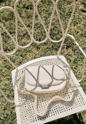 𝐑𝐎𝐔𝐍𝐃 𝐂𝐑𝐎𝐒𝐒𝐁𝐎𝐃𝐘 𝐁𝐀𝐆 𝐖𝐈𝐓𝐇 𝐅𝐋𝐀𝐏