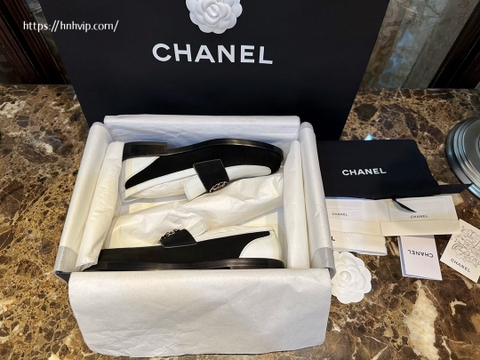 CHANEL Loafers Black and white Patent Calfskin G39606