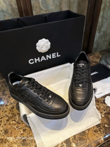 Chanel black sneakers G45079