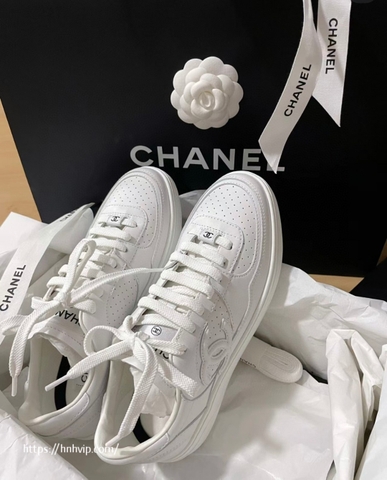 Chanel white sneakers G45079