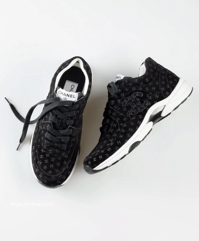 Chanel CC Embossed Logo black Suede