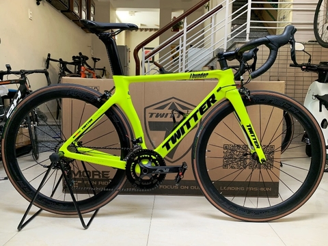 GIÁ THANH LÝ : Xe đạp đua TWITTER THUNDER - Khung, vành full Carbon, groupsets Retrospec 12 LÍP. Màu Vàng chanh