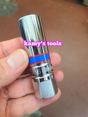 Đầu khẩu tuýp tháo mở bugi có nam châm 16mm 3/8 inch 6 cạnh dài 70mm Kingtony 366516