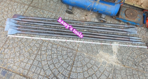 Xà beng trơn thân tròn đầu nhọn đầu dẹp dài khoảng 1.5m-1.6m