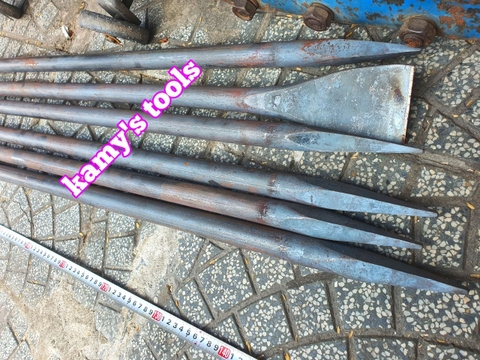 Xà beng trơn thân tròn đầu nhọn đầu dẹp dài khoảng 1.5m-1.6m