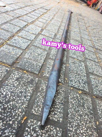 Xà beng trơn thân tròn đầu nhọn đầu dẹp dài khoảng 1.5m-1.6m