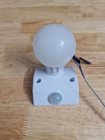 Đui đèn cảm biến chuyển động hồng ngoại