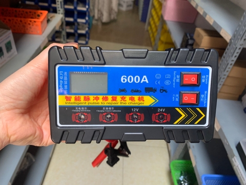 Sạc ắc quy 12V-24 tự động 600A vỏ nhựa đỏ