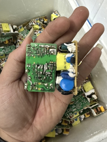 Nguồn không vỏ 5V- 2A cũ