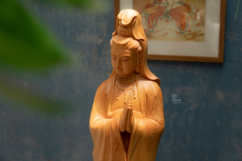 Tôn tượng Quan Âm Chắp Tay