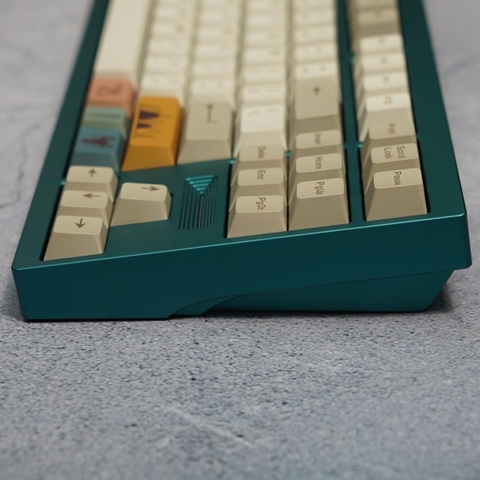 Cycle 8 Peacock x Walker Scandi