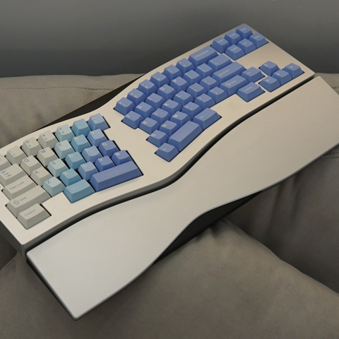Foxlab Sand Glass Ergo 70 Silver x GMK Yeeti