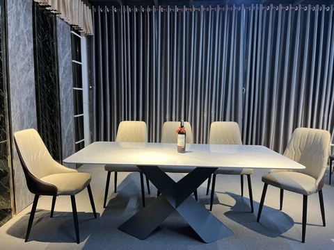 BÀN ĂN ĐẸP GIÁ RẺ MẶT ĐÁ CHÂN SẮT