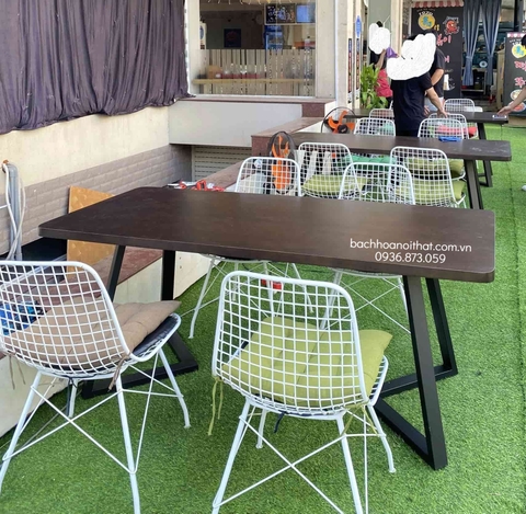 BỘ BÀN ĂN GỖ CHÂN SẮT 4 GHẾ NHẬP KHẨU - BBA8