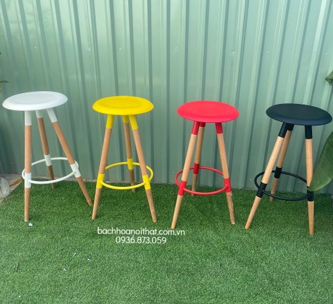 GHẾ BAR CAFE MẶT NHỰA CHÂN CHỤM GỖ - BAR8
