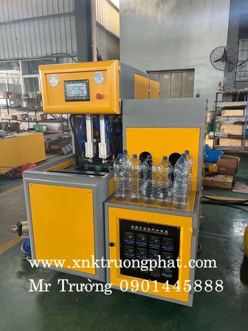 Giao máy thổi chai PET bán tự động về Việt Nam