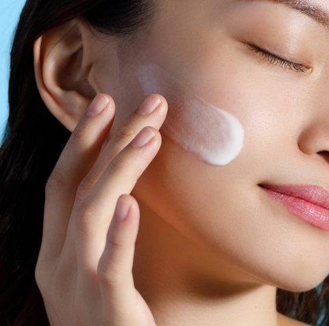 Review các dòng kem chống nắng Sakura
