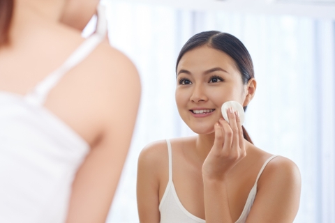Dùng toner có bị lên mụn không?