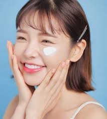 TUỔI DẬY THÌ CÓ CẦN SỬ DỤNG KEM CHỐNG NẮNG KHÔNG?