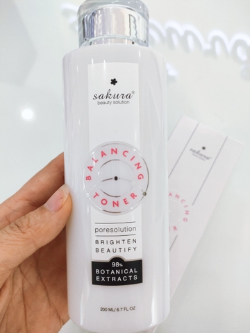 Nước hoa hồng Sakura Balancing Toner 200ml