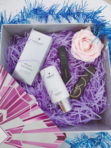 SET QUÀ TẶNG 20/10 NGÀY PHỤ NỮ VIỆT NAM - COMBO KEM CHỐNG NẮNG VẬT LÝ SAKURA 60gr + SON DƯỠNG MÔI KHÓA MÀU COLLAGEN SAKURA YUMIES (MÀU TÙY CHỌN)
