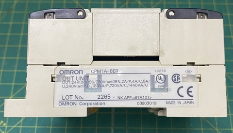 PLC CPM1A-8ER OMRON (Japan)