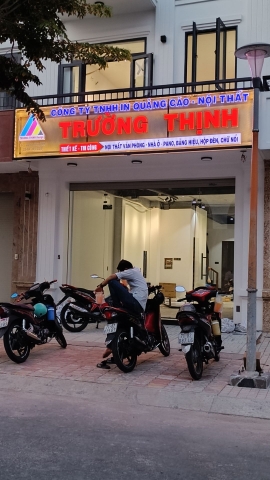 Thi Công Với Tâm Huyết: Những Bước Điểm Xuyết Cho Văn Phòng Mới