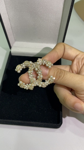 Trâm, ghim cài áo Chanel đính ngọc trai sang trọng 4.5cm