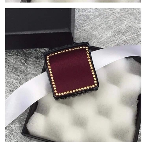 Kẹp Càng Cua HimHip Composite Viền Đá Mặt Vuông Basic Nhẹ Nhàng 8 Răng 4x4cm