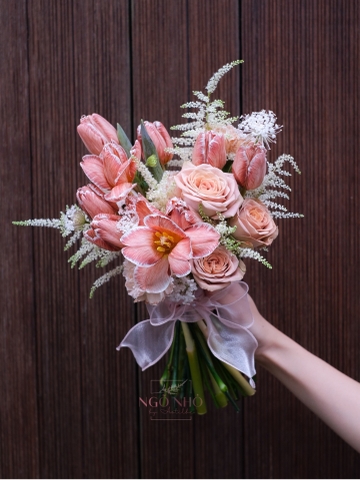 Hoa Cưới Nhập Khẩu 220 | Tulip Hà Lan & Astilbe