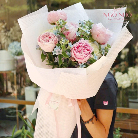 Bó hoa Mẫu đơn/ Peony Sarah pink mix Sao xanh